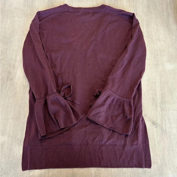 J Crew Burgundy Bell Sleeve Sweater 100% Merino Wool Size XS - Picture 2 of 9